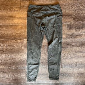 Grey Camo Curves N Combatboots Leggings